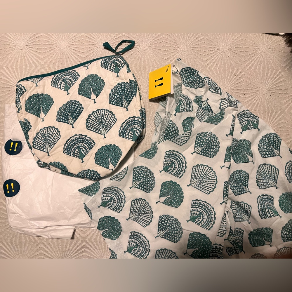 Roller Rabbit Robe & Toiletry Bag Set - Rare Peacock print! New!